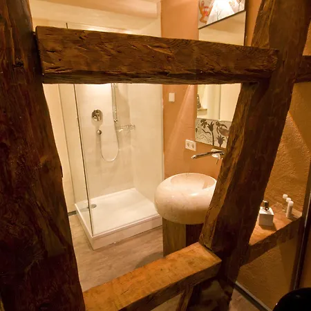 Farmerhaus-lodge فندق