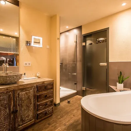 Farmerhaus-lodge ホテル Groß-Umstadt